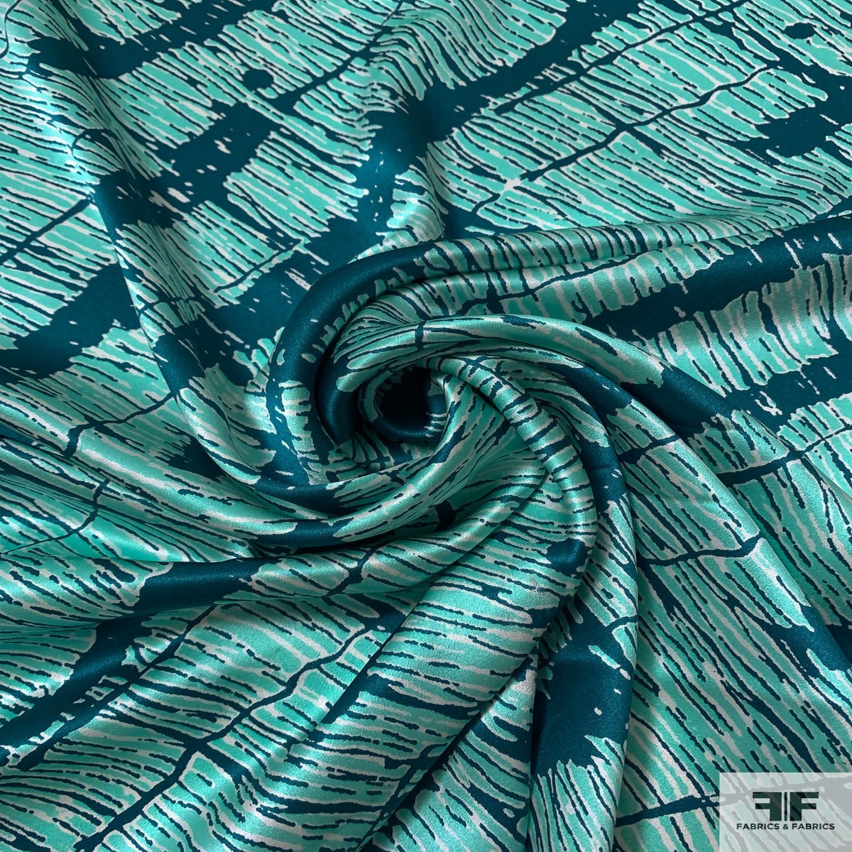 Cracked Graphic Printed Silk Charmeuse - Ocean Greens